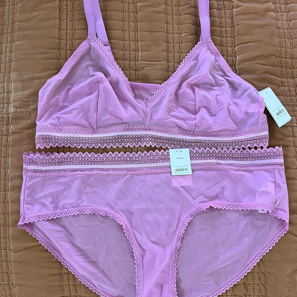 Auden Women's Lavender Lace Bralette and Panty Set